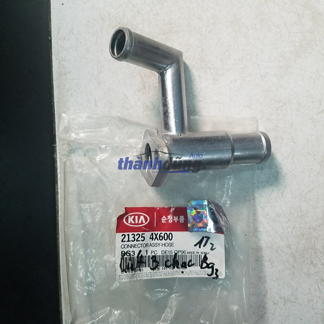 CÚT NƯỚC CHẠC BA KIA BONGO 3