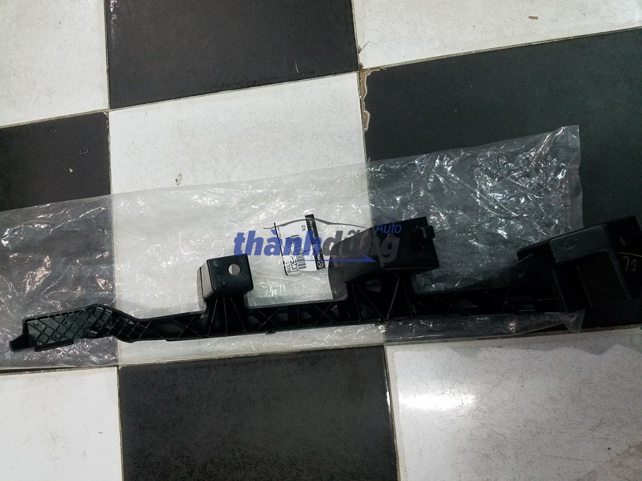 TAI CÀI ĐÈN PHA MAZDA BT50