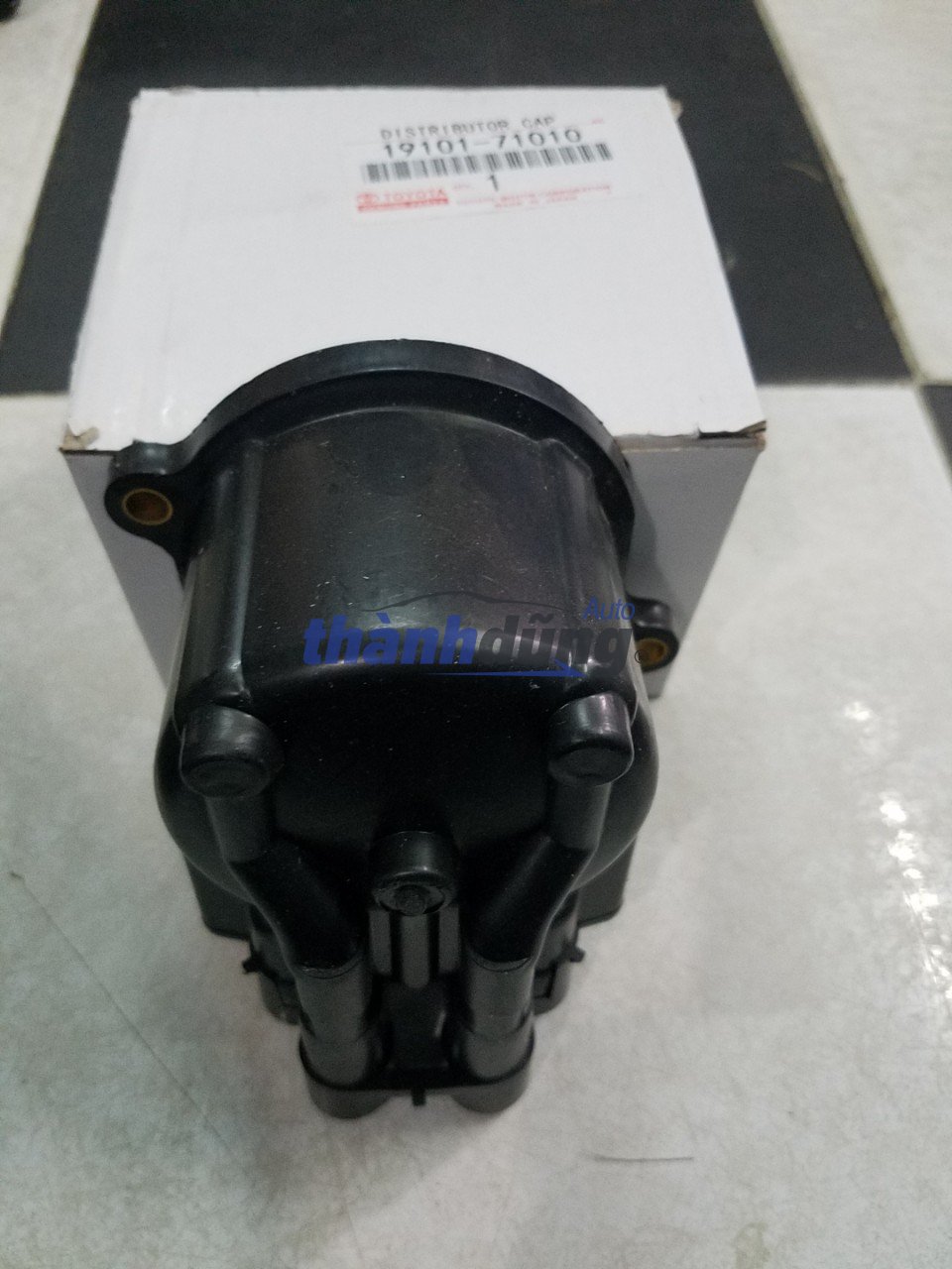 NẮP ĐẬY CHIA ĐIỆN TOYOTA CROWN, HILUX