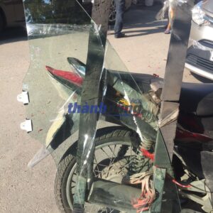 KÍNH CÁNH CỬA TRƯỚC PHẢI MAZDA 3