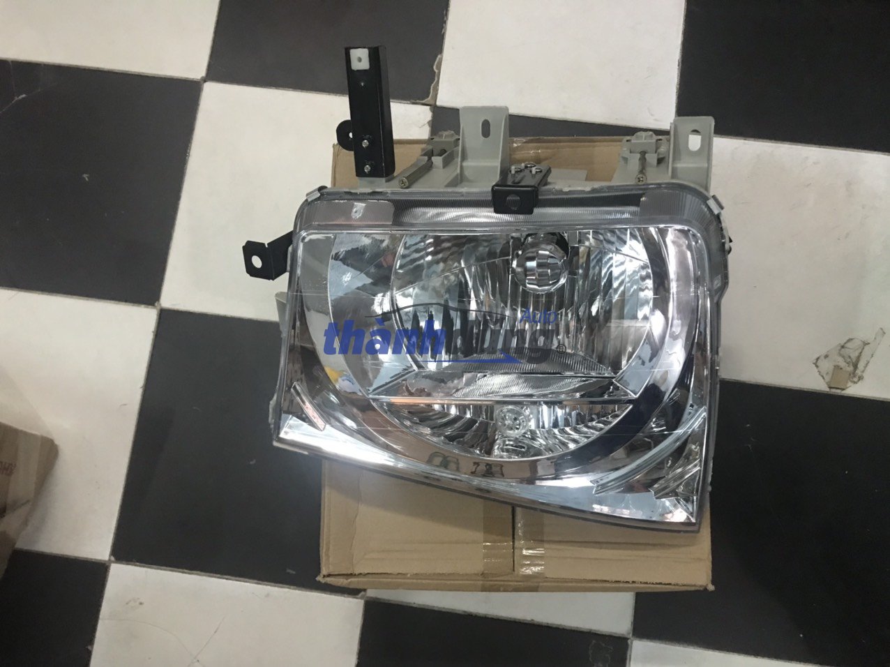 ĐÈN PHA TRÁI HYUNDAI HD65, HD72