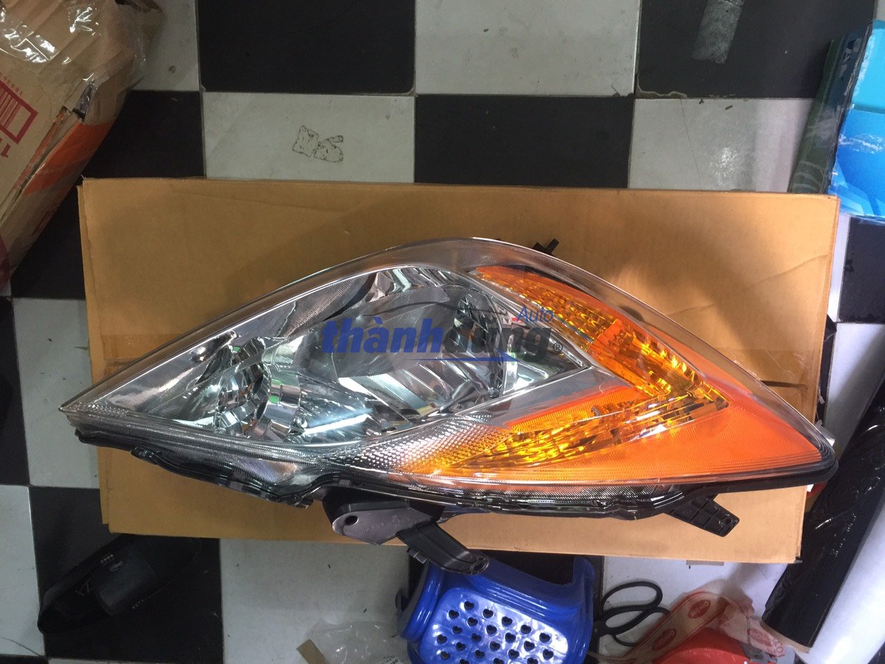 ĐÈN PHA MÍ VÀNG MAZDA BT50