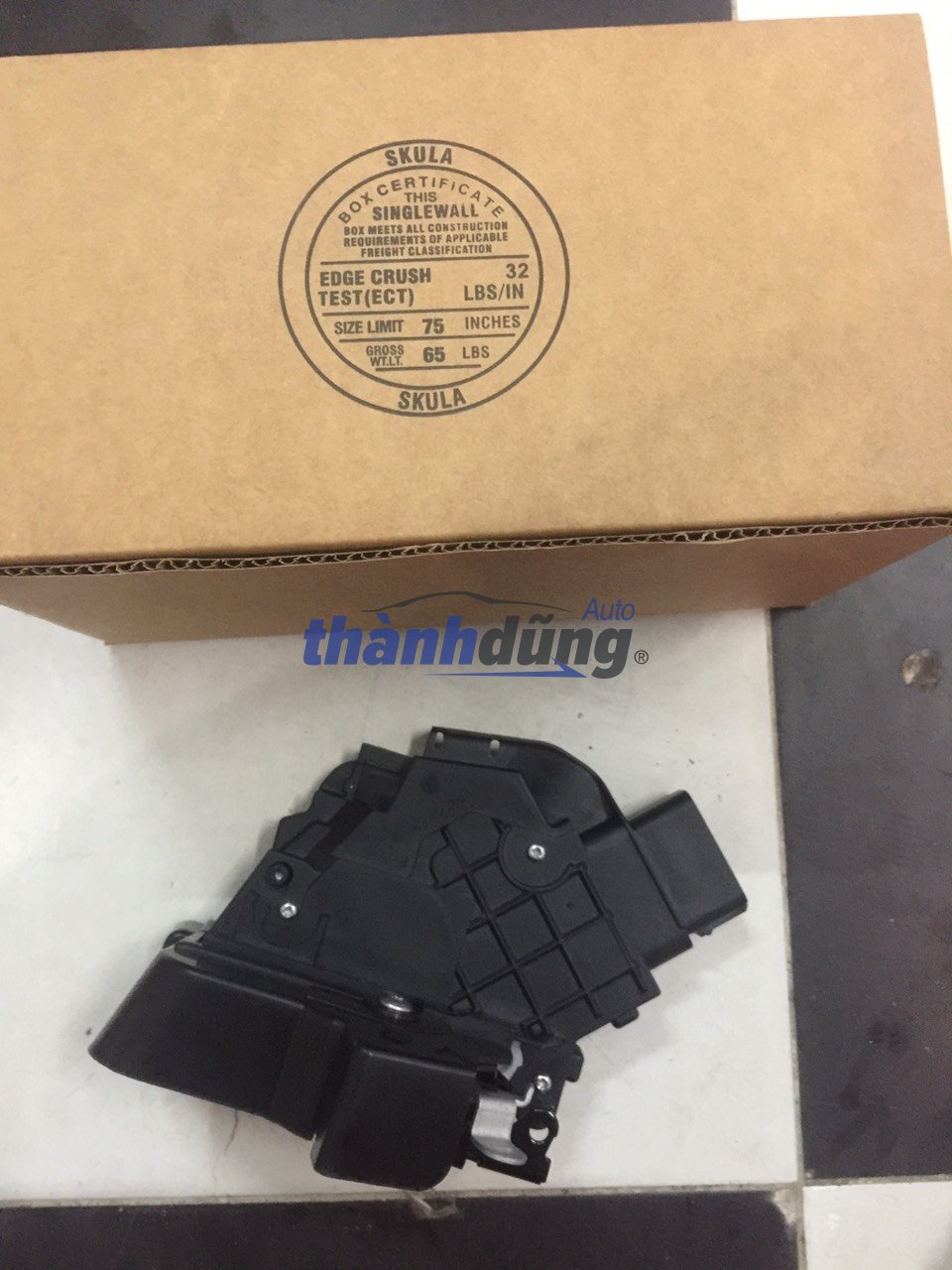 Ổ KHÓA NGẬM CỬA TRƯỚC PHẢI FORD FOCUS