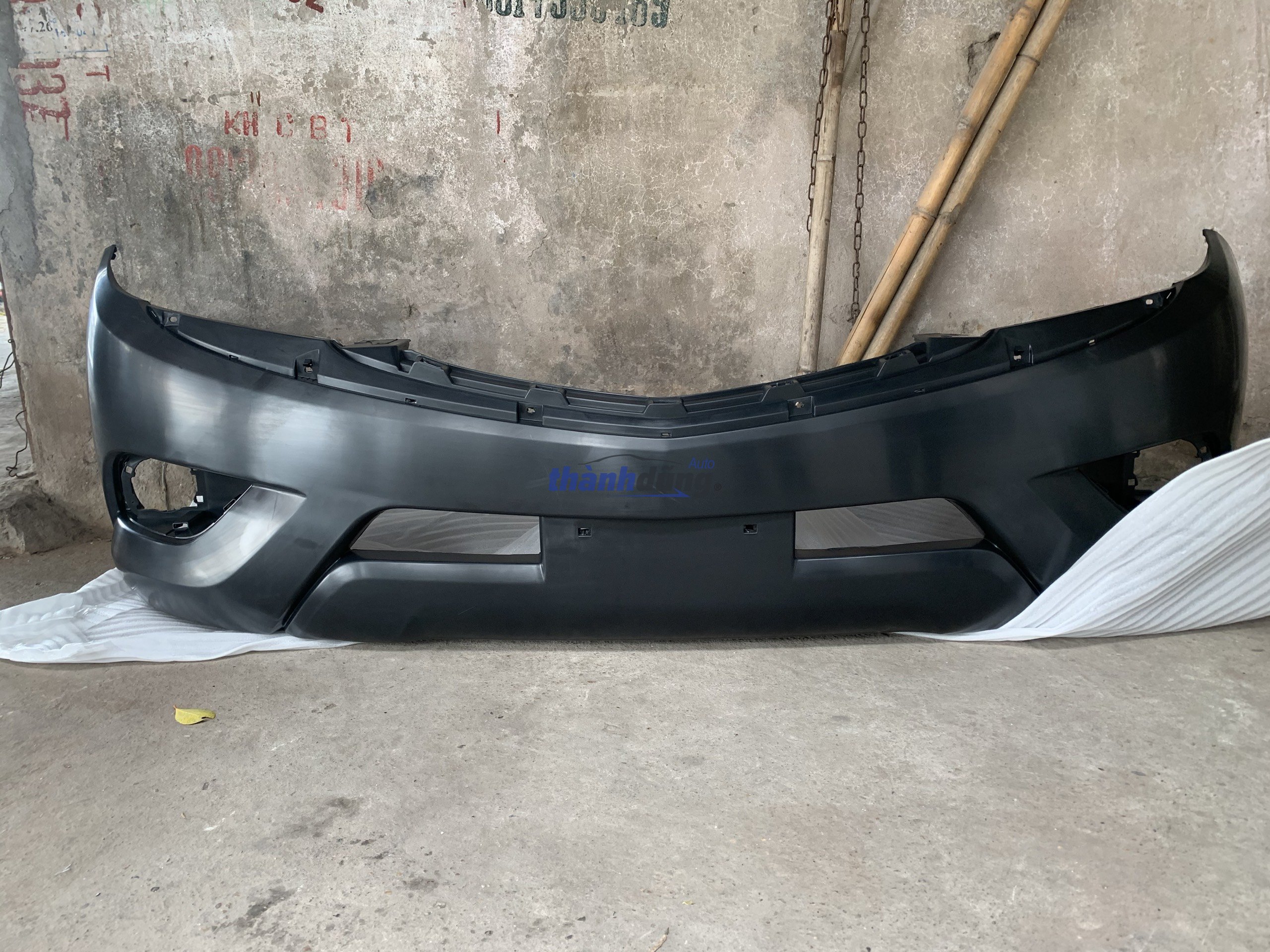 CẢN TRƯỚC MAZDA BT50 UG2F50031C