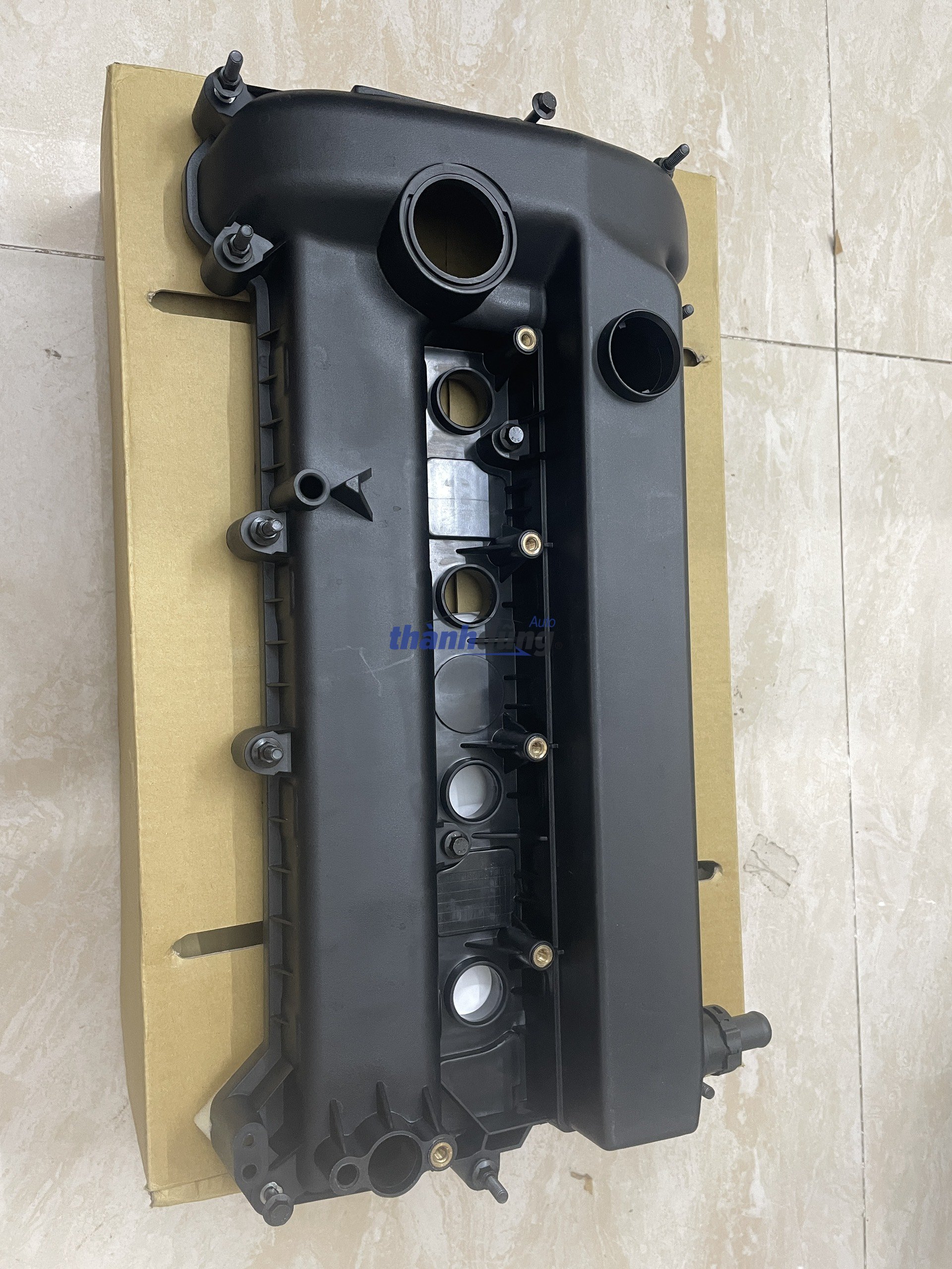 NẮP QUY LÁT FORD FOCUS