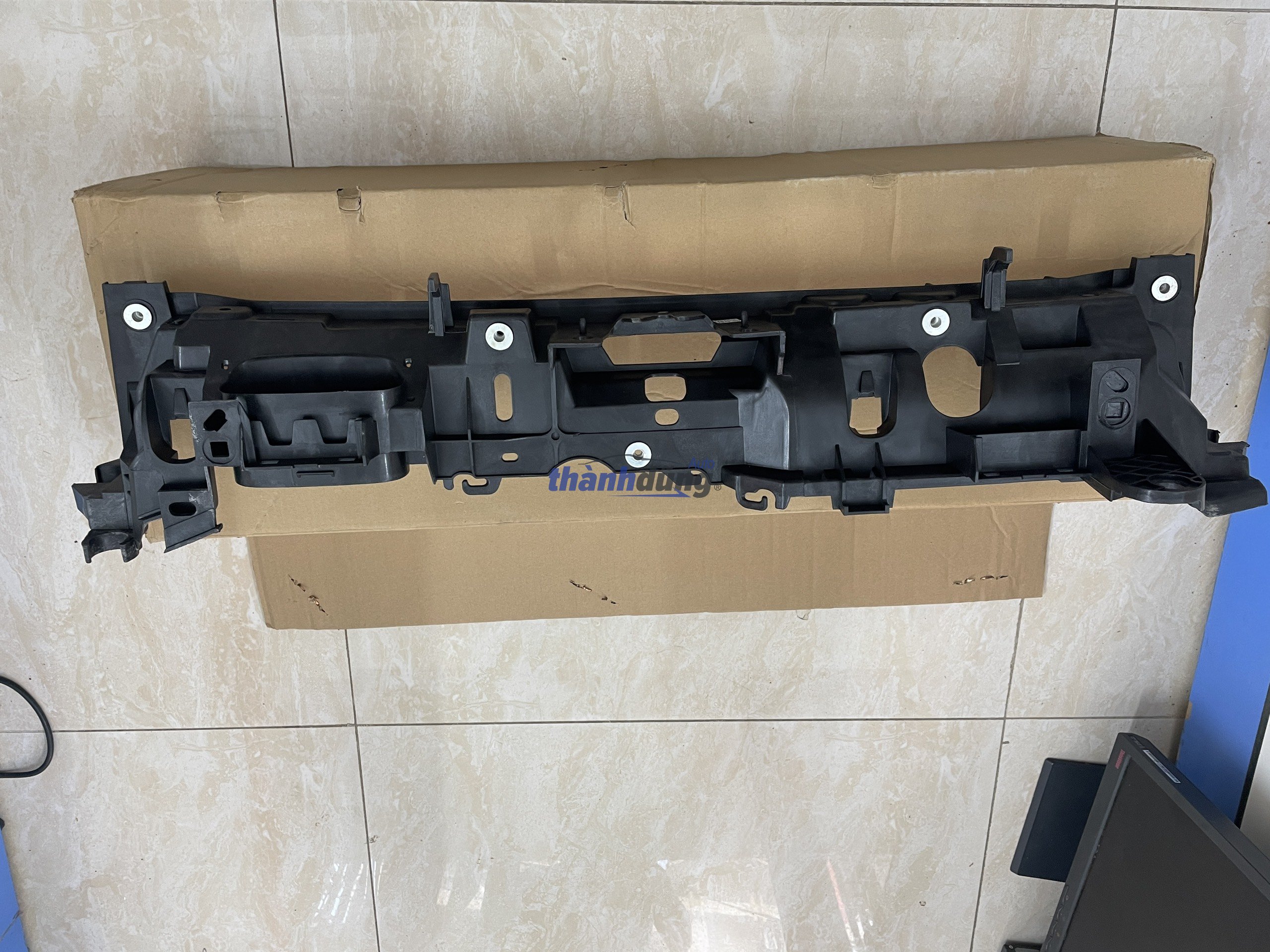 XƯƠNG ĐỠ KÉT NƯỚC TRÊN FORD ECOSPORT