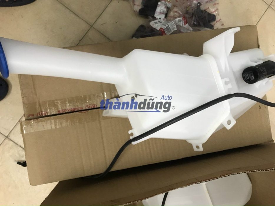 Bình nước rửa kính Kia Soluto
