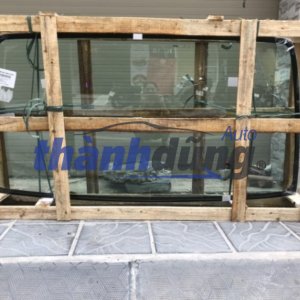 KÍNH CHẮN GIÓ TRƯỚC ISUZU QKR270