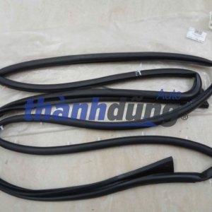 GIOĂNG CÁNH CỬA HYUNDAI SANTAFE 2006-2013 | 821302B000