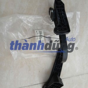 BÀN ĐẠP CHÂN GA KIA SORENTO 2013-2019 | 327002W100